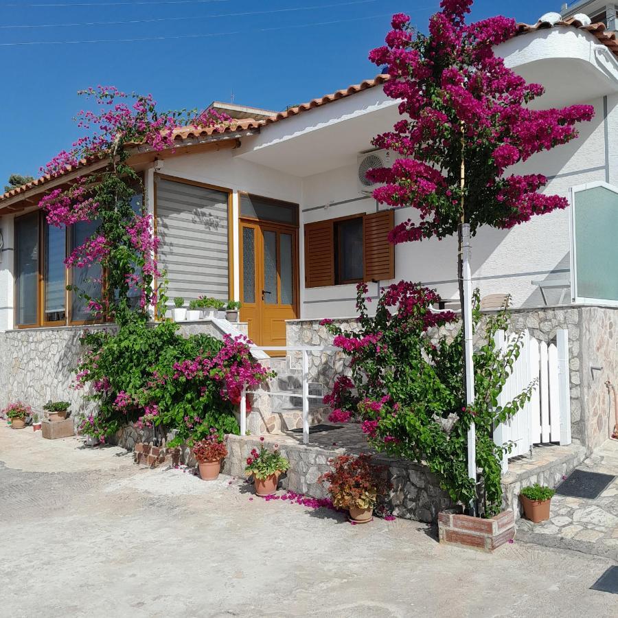 Denni'S Home Sarande Exterior photo