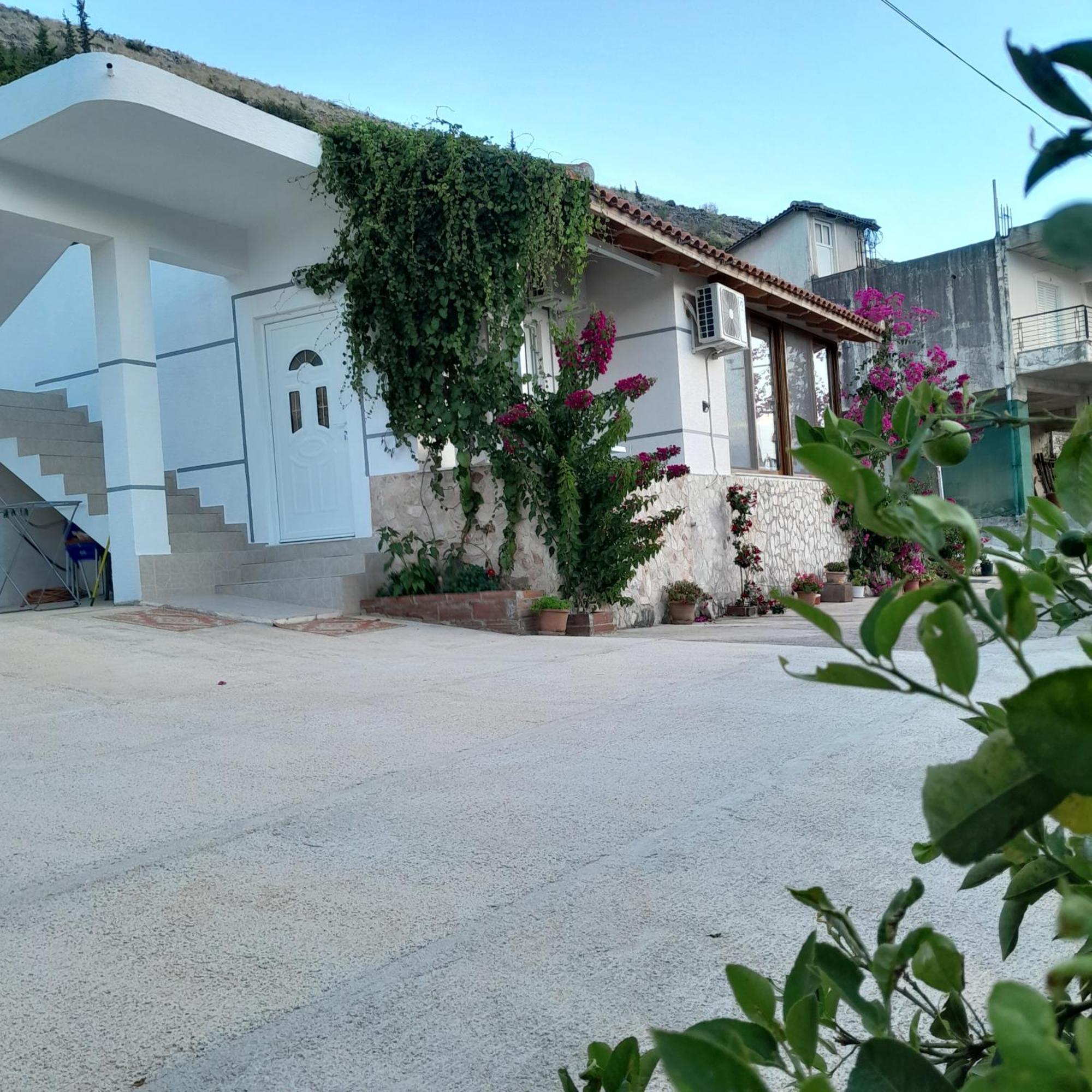 Denni'S Home Sarande Exterior photo