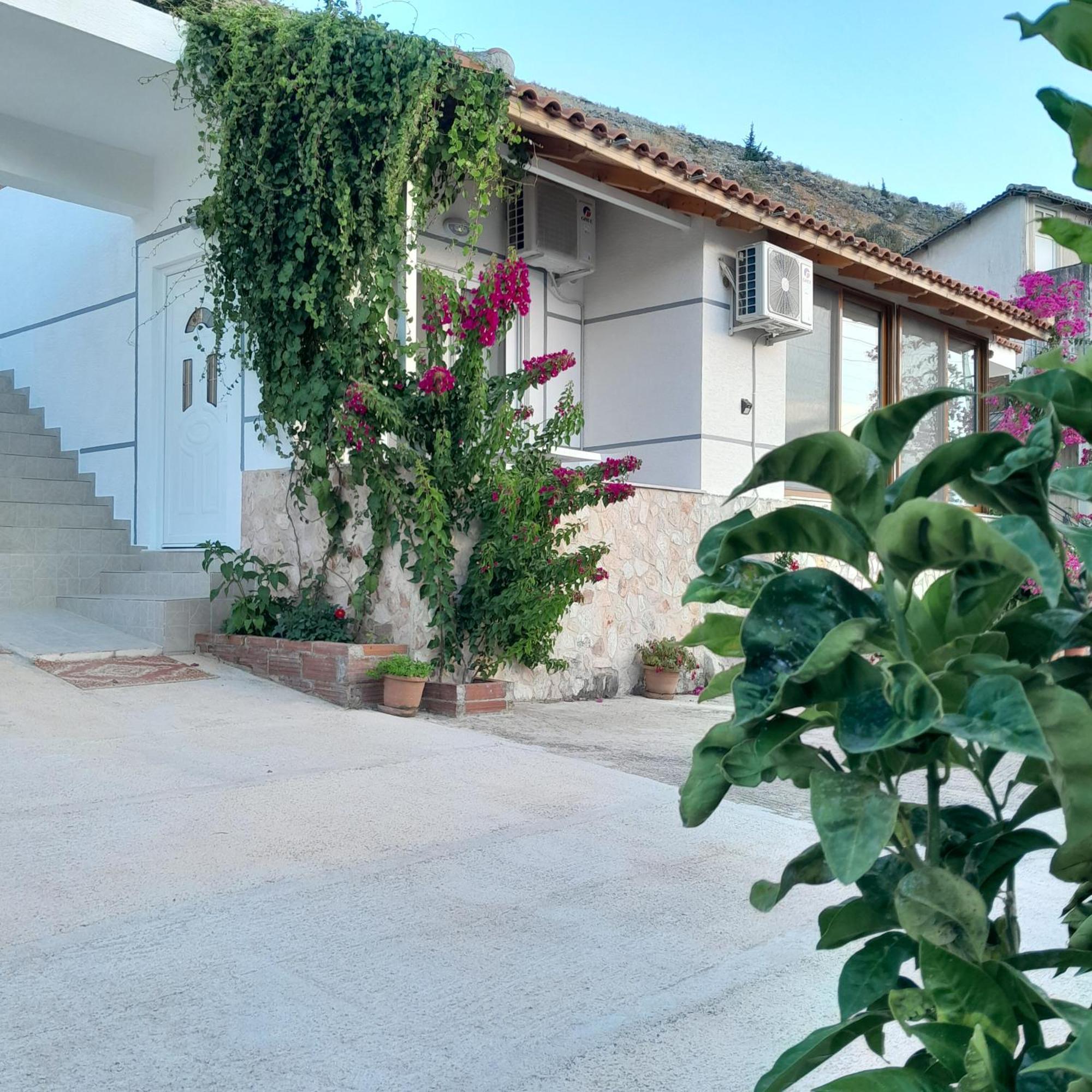 Denni'S Home Sarande Exterior photo