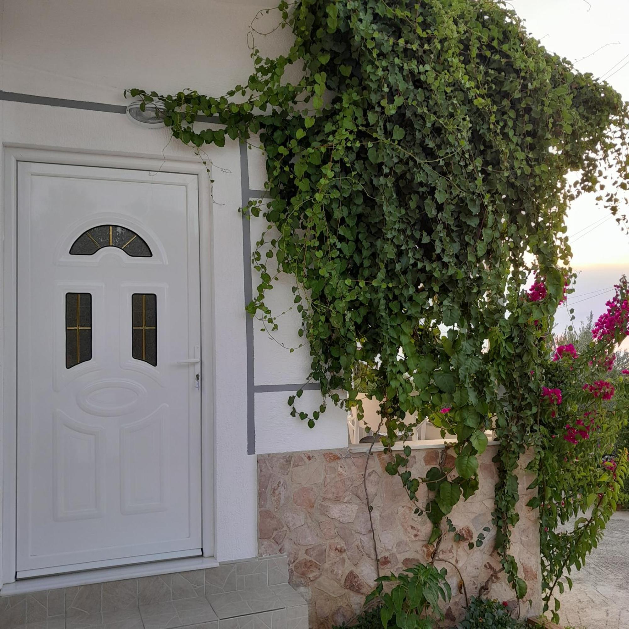 Denni'S Home Sarande Exterior photo