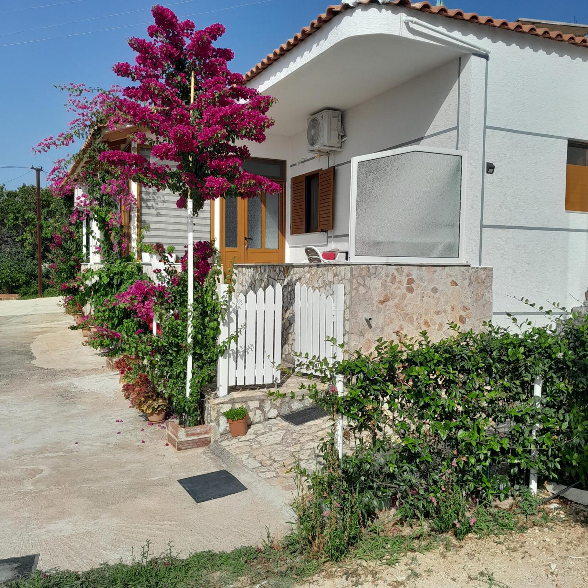 Denni'S Home Sarande Exterior photo
